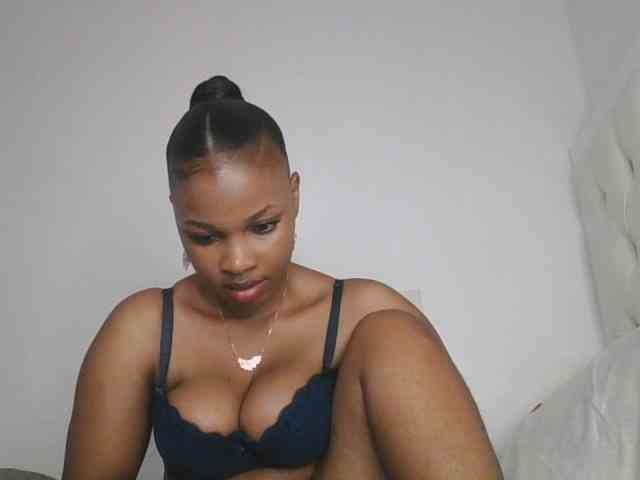 happyqueen002 webcam