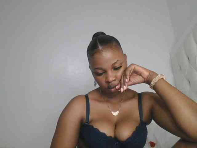 happyqueen002 webcam