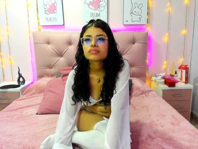 Issaa-Tyler's BongaCams show and profile