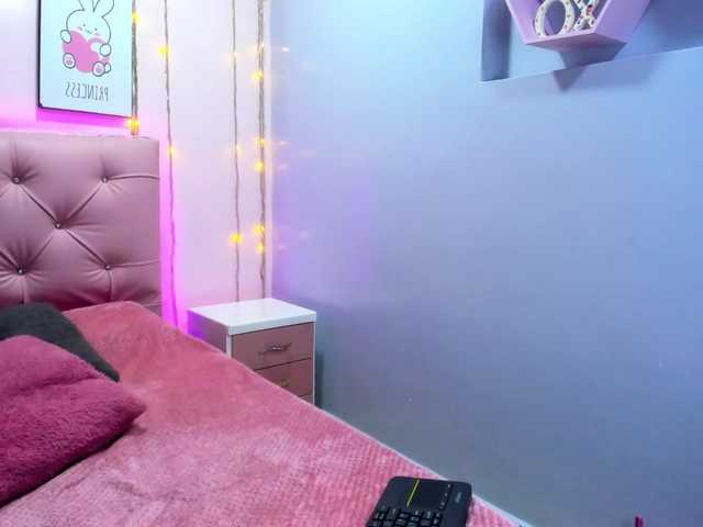 Issaa-Tyler's BongaCams show and profile