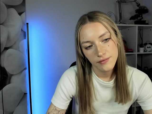  EvelynBlond chat room