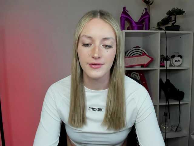 EvelynBlond26