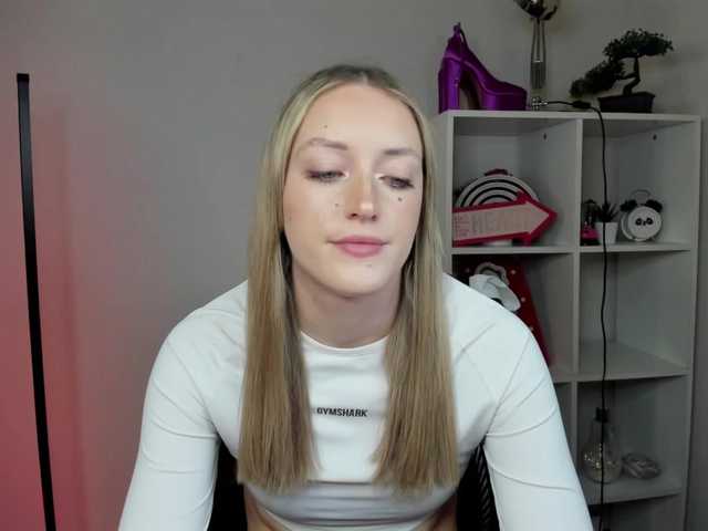 EvelynBlond26