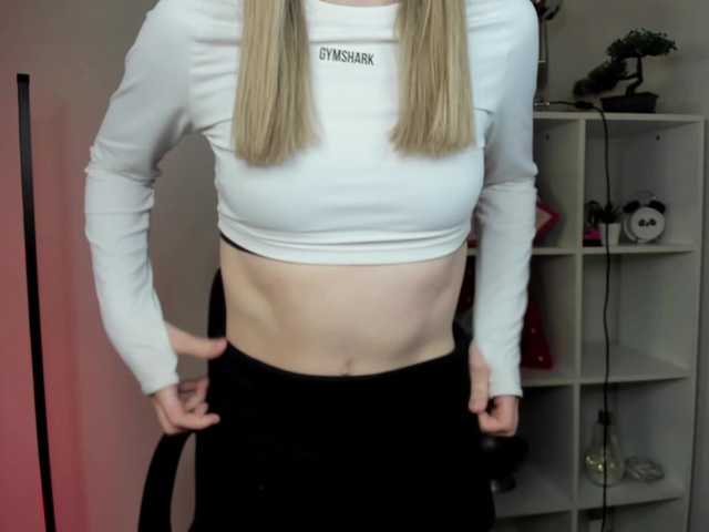 EvelynBlond26