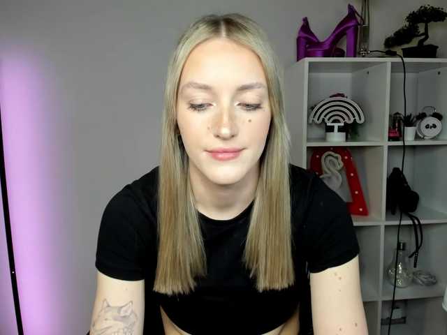 EvelynBlond from BongaCams is Freechat