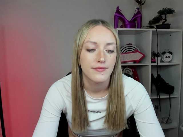 EvelynBlond26
