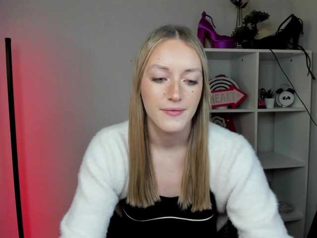 EvelynBlond26