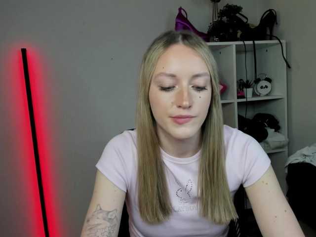 EvelynBlond26