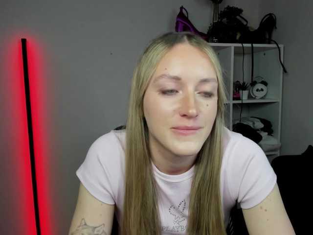 EvelynBlond26