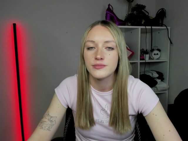 EvelynBlond26