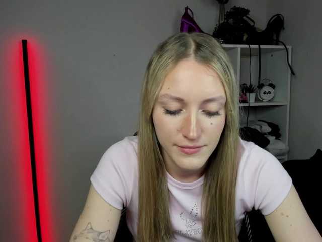 EvelynBlond26