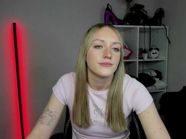 EvelynBlond26