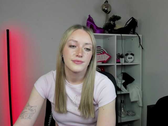 EvelynBlond26
