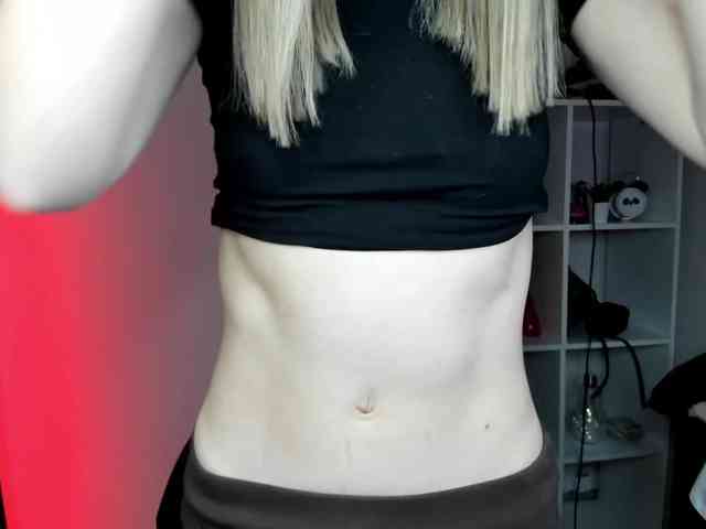 EvelynBlond26 webcam