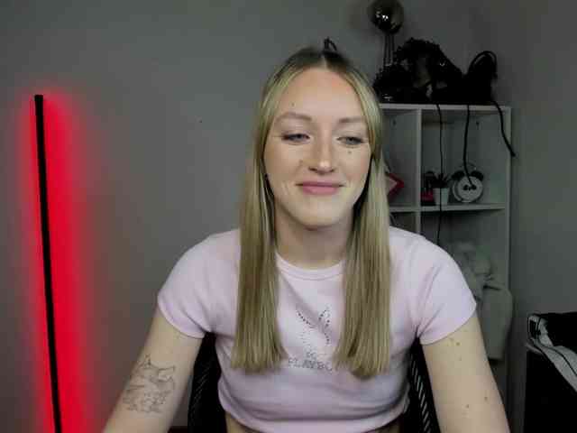 EvelynBlond26