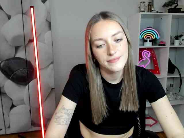 EvelynBlond26