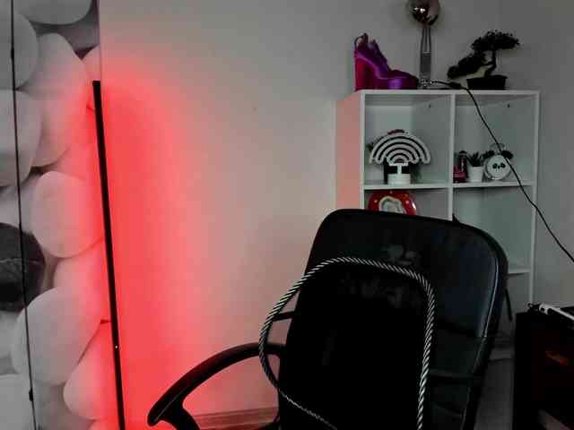 EvelynBlond26 webcam