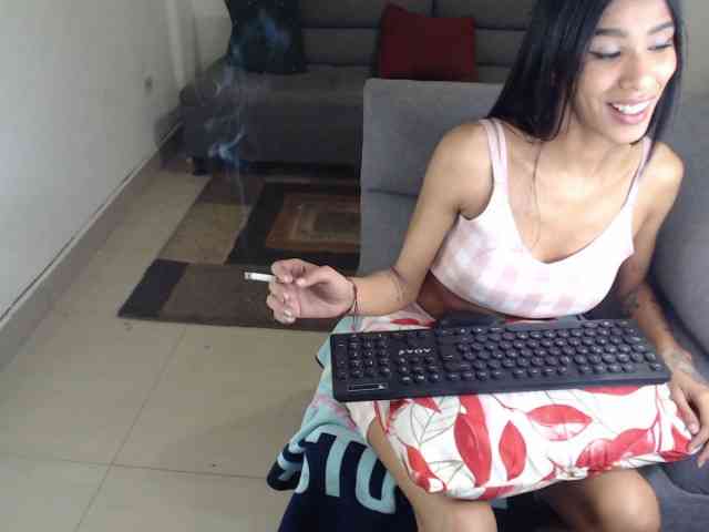 Jimenna-Slim Live Webcam on BongaCams
