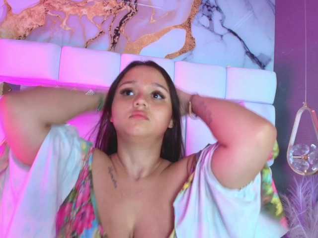 SaraLondon13 webcam bongacams model stream image