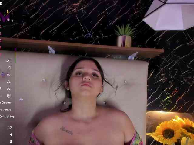 SaraLondon13 Live Webcam on BongaCams