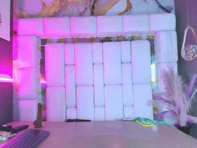 SaraLondon13 SaraLondon13