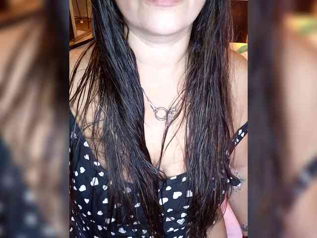 Hotcurvi webcam