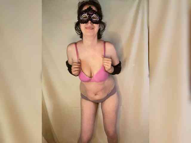 Pamela-Monroe webcam