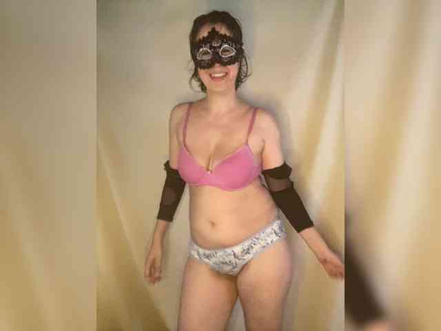 Pamela-Monroe webcam