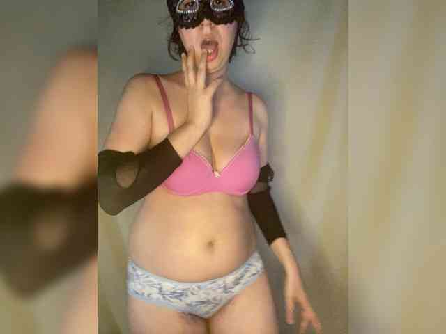 Pamela-Monroe webcam