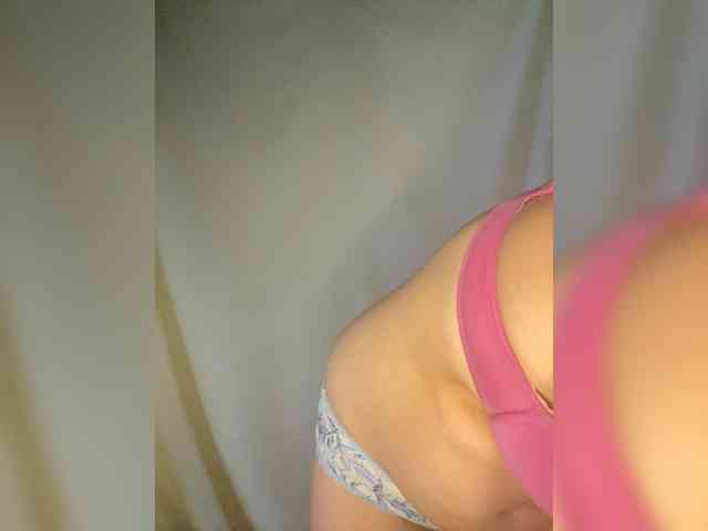 Pamela-Monroe webcam