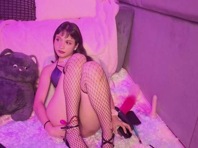 IrisSweety's BongaCams show and profile