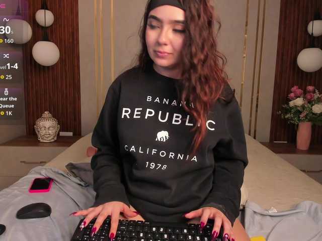 RoseVega's BongaCams show and profile