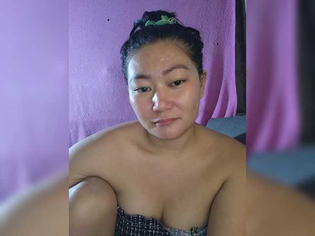 le modèle Yamyam est en webcam porno dans un show sur le site bongacams, il possède les tags suivants: Asian,Brunette,Hairy