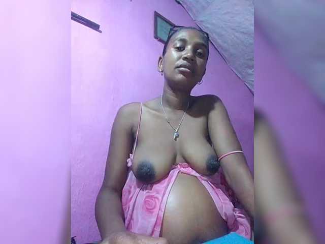 Mynah webcam bongacams model stream image