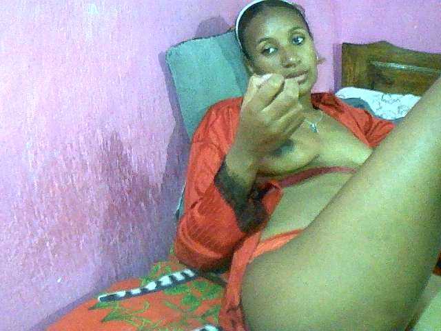 Mynah webcam bongacams model stream image