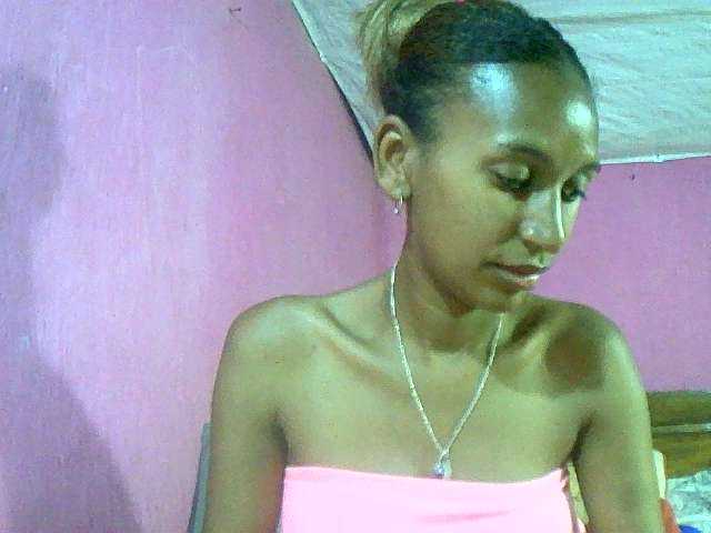 Mynah on BongaCams and RICams