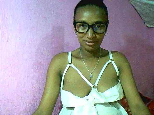 Mynah Live Webcam on BongaCams