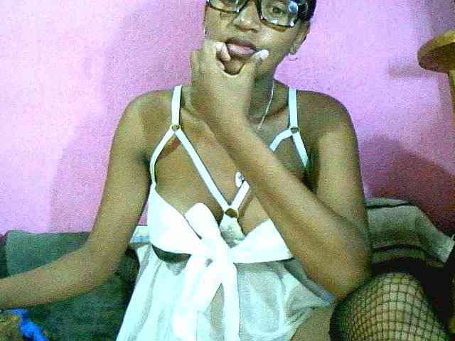 Mynah Live Webcam on BongaCams