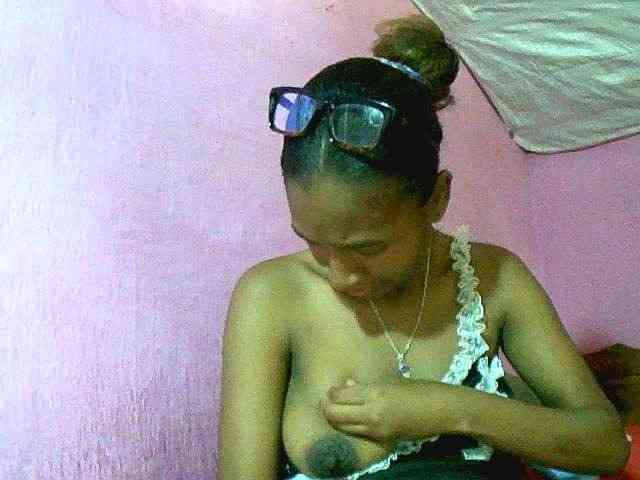 Mynah Live Webcam on BongaCams