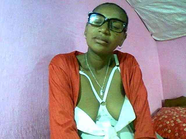 Mynah Live Webcam on BongaCams