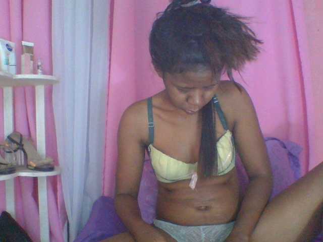 Kitaniah's BongaCams show and profile