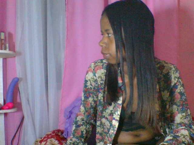 Kitaniah – webcam model profile photo