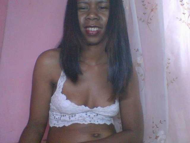 Kitaniah's BongaCams show and profile