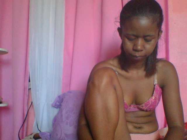 Kitaniah's BongaCams show and profile