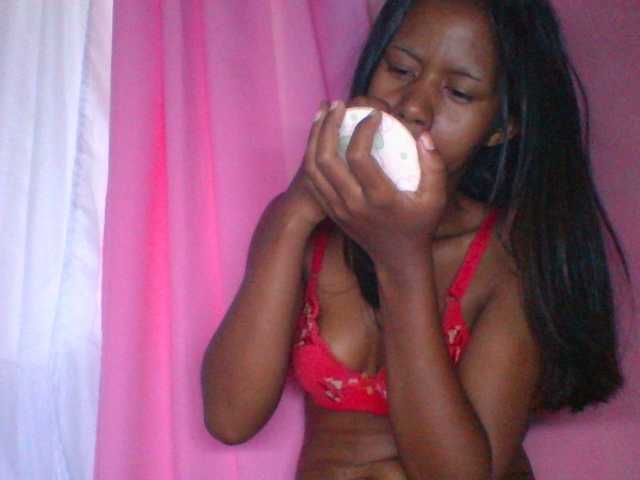 Kitaniah's BongaCams show and profile