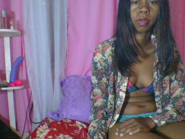 Kitaniah's BongaCams show and profile