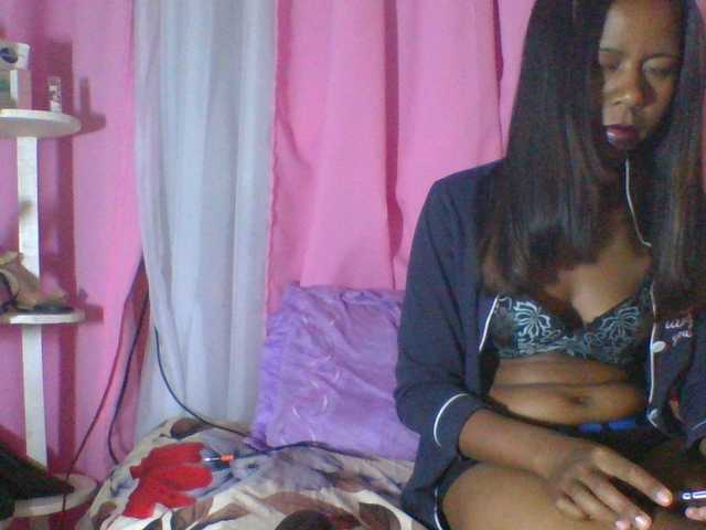 Kitaniah's BongaCams show and profile