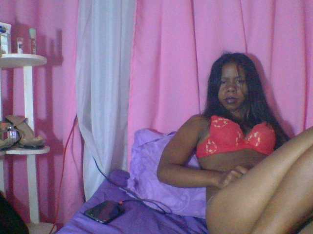 Kitaniah's BongaCams show and profile