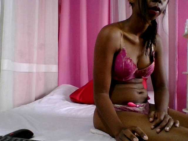 Kitaniah's BongaCams show and profile