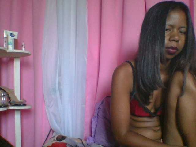 Kitaniah's BongaCams show and profile